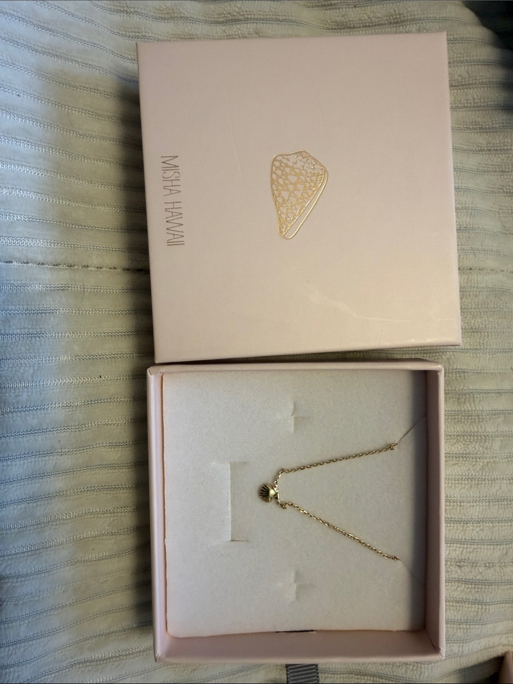 Misha Hawaii seashell necklace